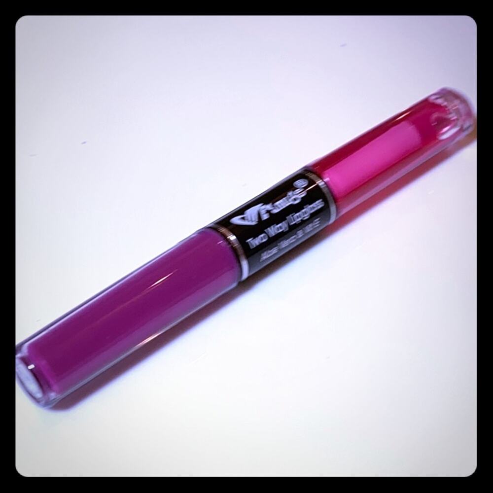 New Amuse 2 Way Lip Gloss Duo Aloe Vera Vitamin E Magenta Color & Shine 6280-12